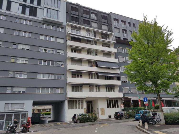 Place de parking extérieure  Pour les non résidents des immeubles sis Rue Lamartine 24, la TVA de 8.1% s'ajouter au montant du loyer.