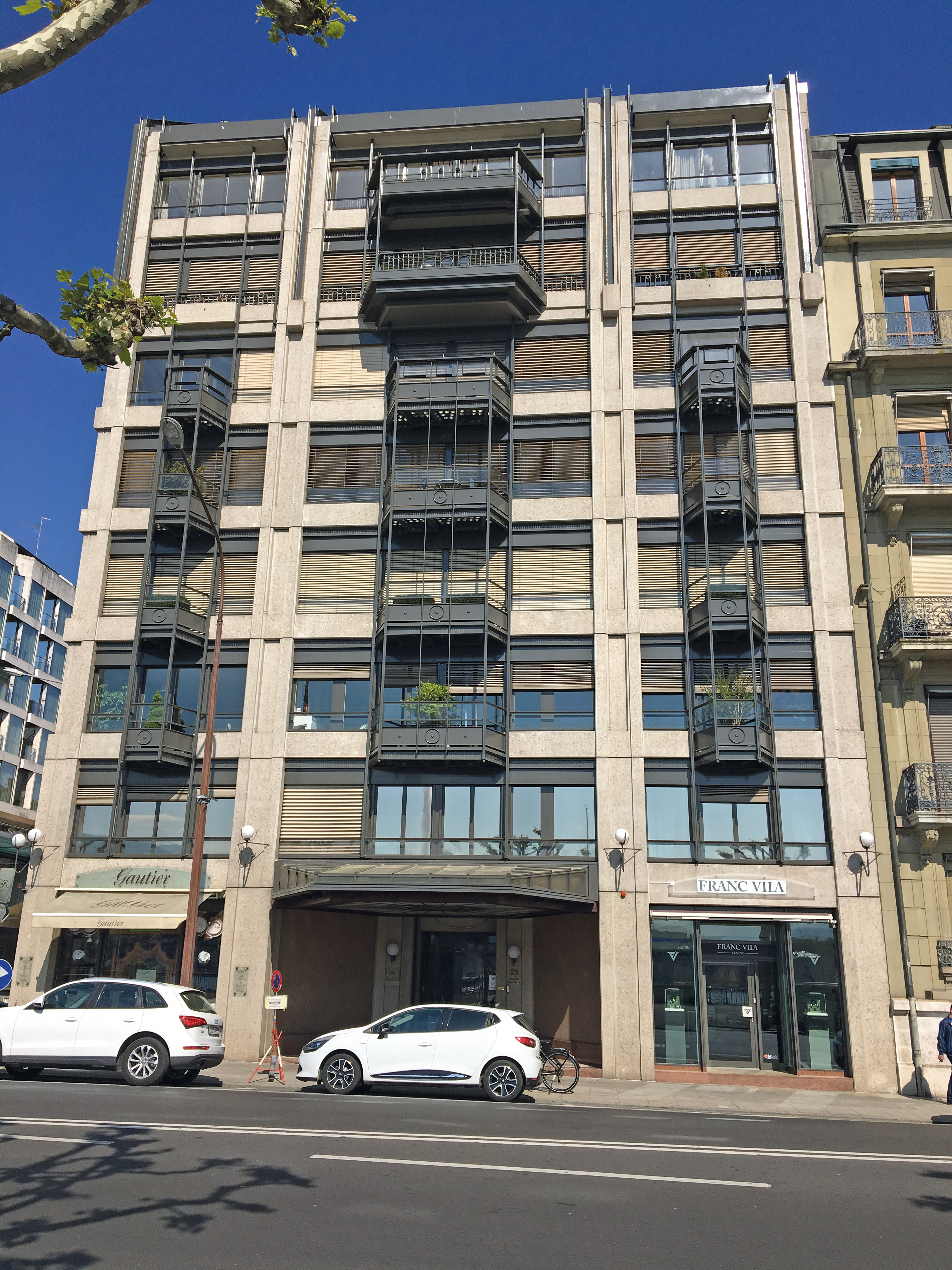 Quai Mont-Blanc 21-AVANT-Photo 007 (Medium).jpg