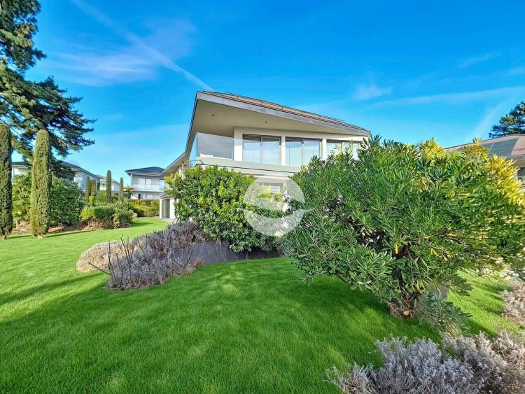 Bien meublé d'exception avec vue lac et prestations haut de gamme 