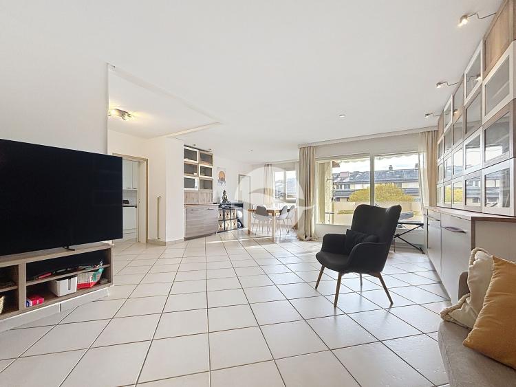 Espace et clarté pour ce beau 5 pièces