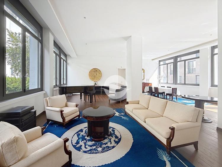 Magnifique appartement de style loft au centre-ville