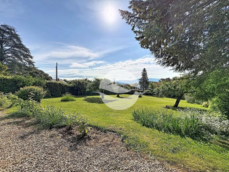 Charmante maison individuelle avec beau jardin