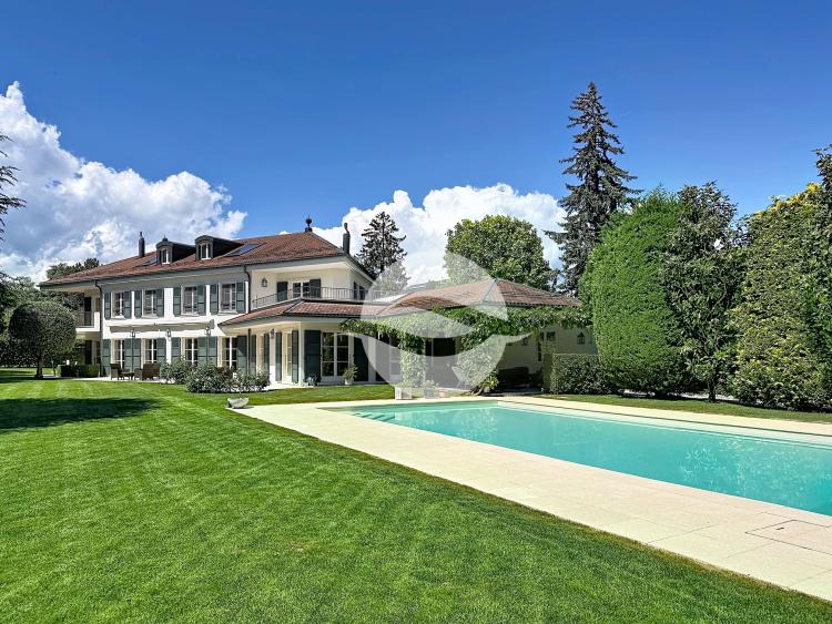 Superbe villa de 10,5 pièces + studio indépendant 