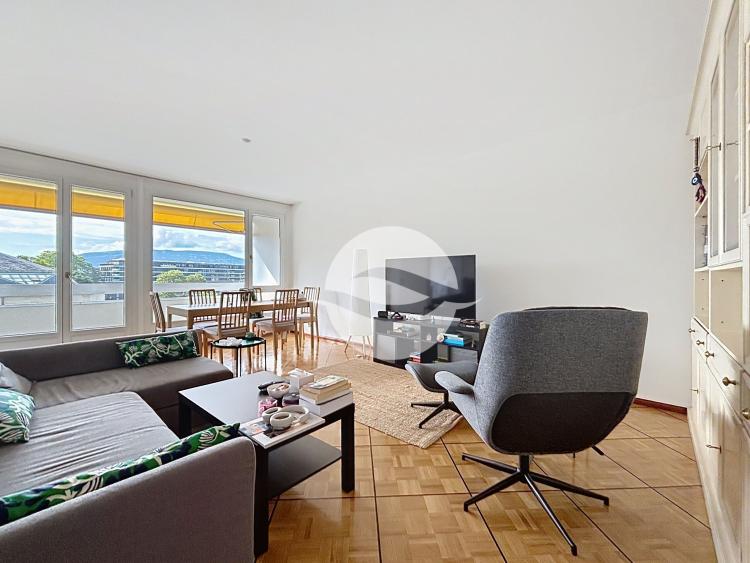 MAGNIFIQUE APPARTEMENT TRAVERSANT DE 4.5 PIÈCES