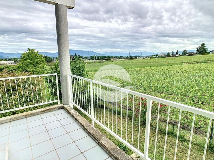 Beau 4.5 pièces avec balcon vue dégagée