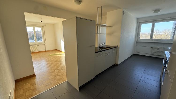 Bel appartement de 2 pièces au 6ème étage à Fribourg