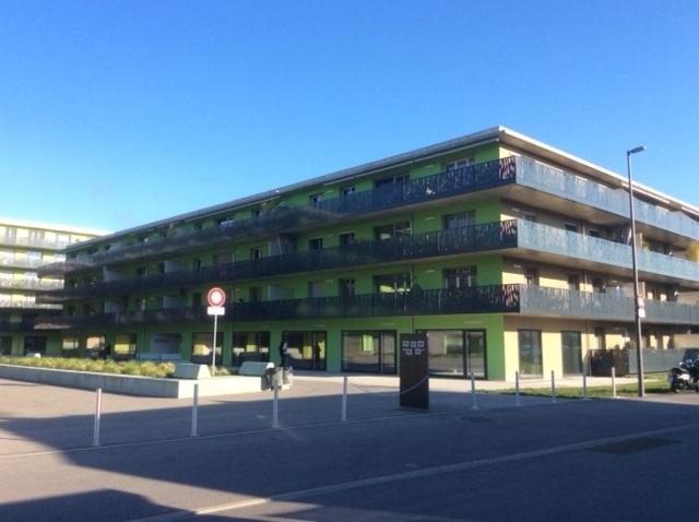 Place moto au sous-sol
