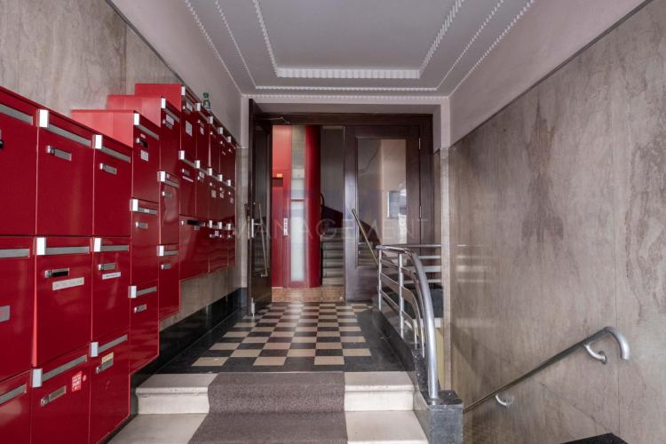 Plainpalais, Emile Yung, 2.5 pièces au 2ème étage