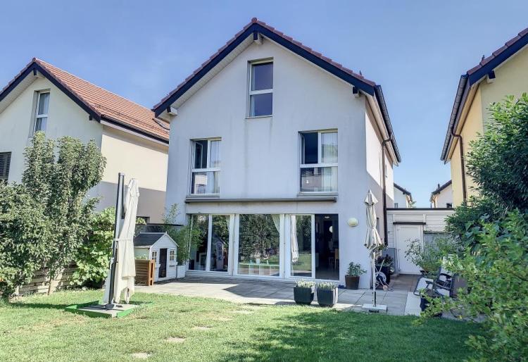 Villa 7.5 pièces avec jardin à louer à Yverdon-les-Bains