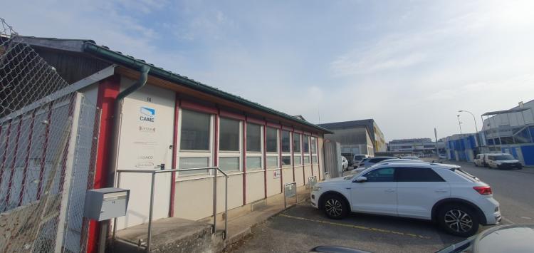 Local de 109 m2 dans zone industrielle