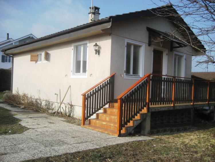 Petite maison individuelle avec jardin ! BAIL A DUREE MAXIMUM D'UN AN !