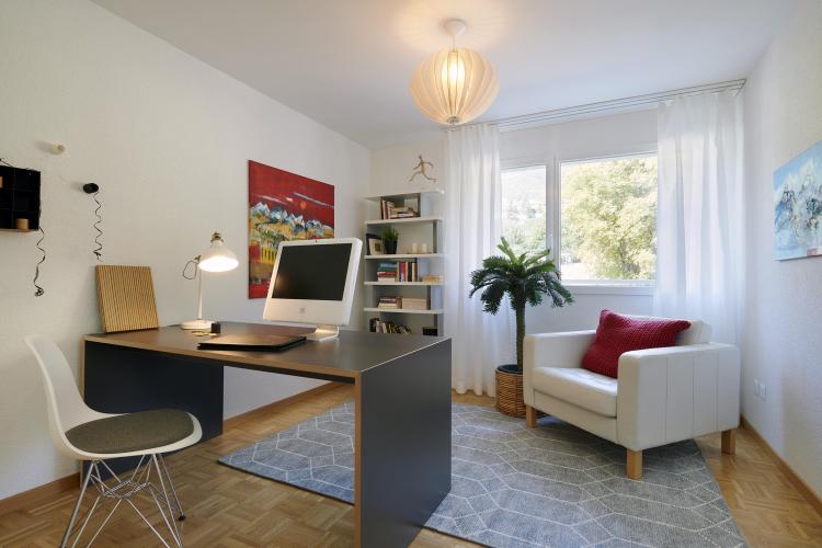 Bel appartement traversant partiellement rénové de 3.5 pièces situé au 1er étage