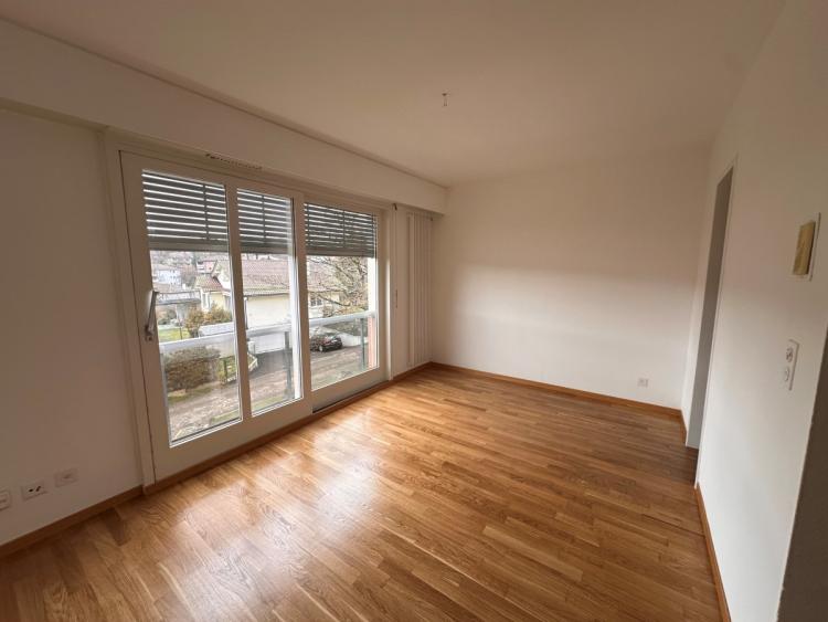 Joli studio jouissant d'une très belle vue.