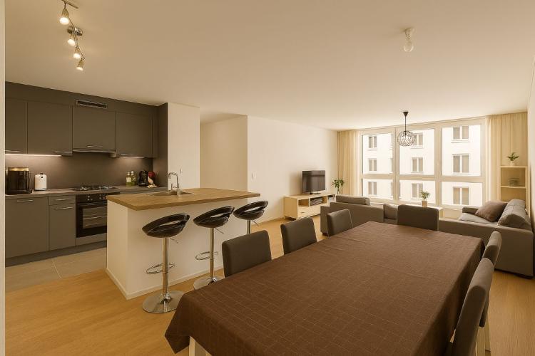 SPACIEUX ! APPARTEMENT DE 4.5 PIECES PROCHE DE TOUTES LES COMMODITES !